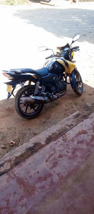 TVS Apache 160 4V 2014 Yellow - thumbnail 2