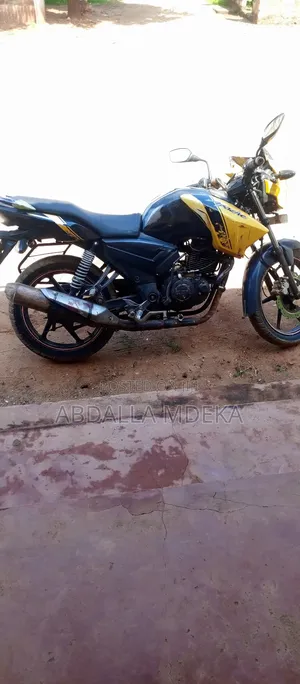 TVS Apache 160 4V 2014 Yellow