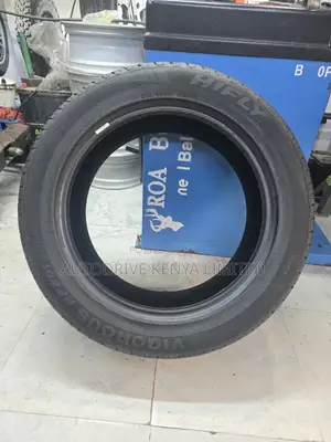 235/55r19 Hifly Tire