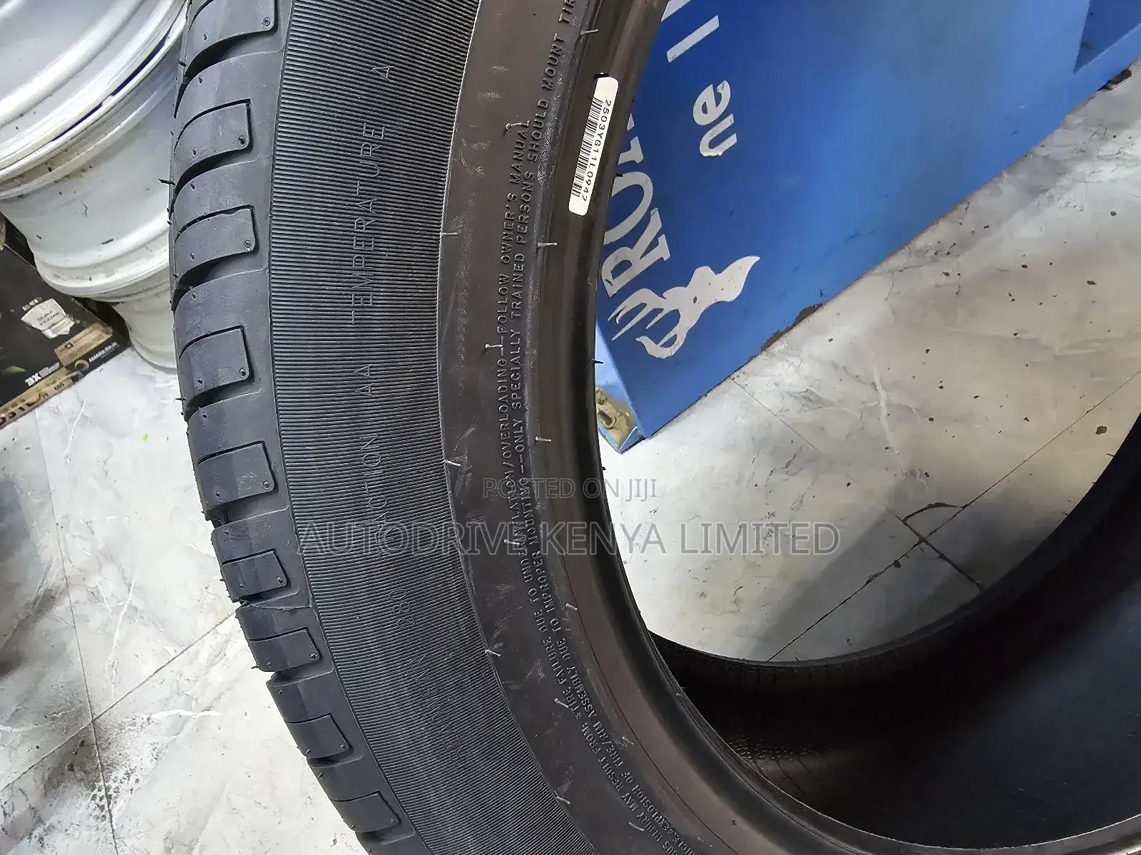 235/55r19 Hifly Tire
