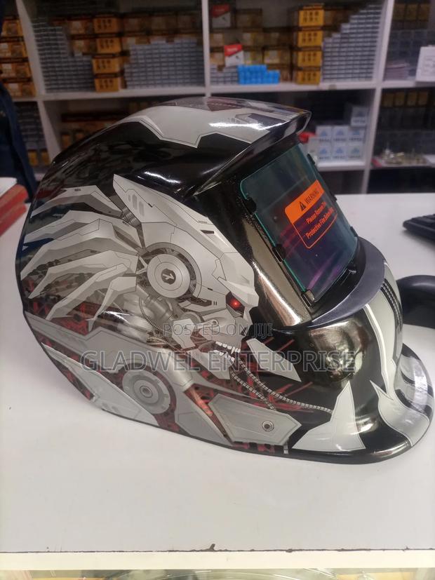 Auto Darkening Welding Helmet - thumbnail 2