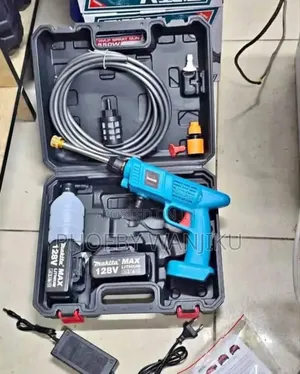 High Pressure Car Washer Makita