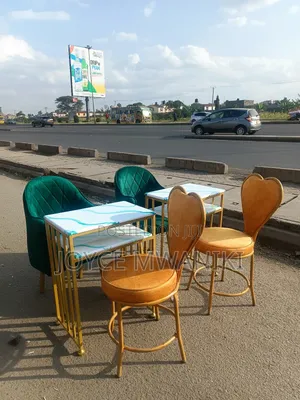 2 Manicure Set, Gold and Green Seats 