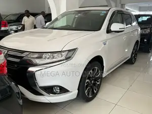 Mitsubishi Outlander 2018 White