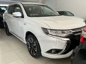 Mitsubishi Outlander 2018 White