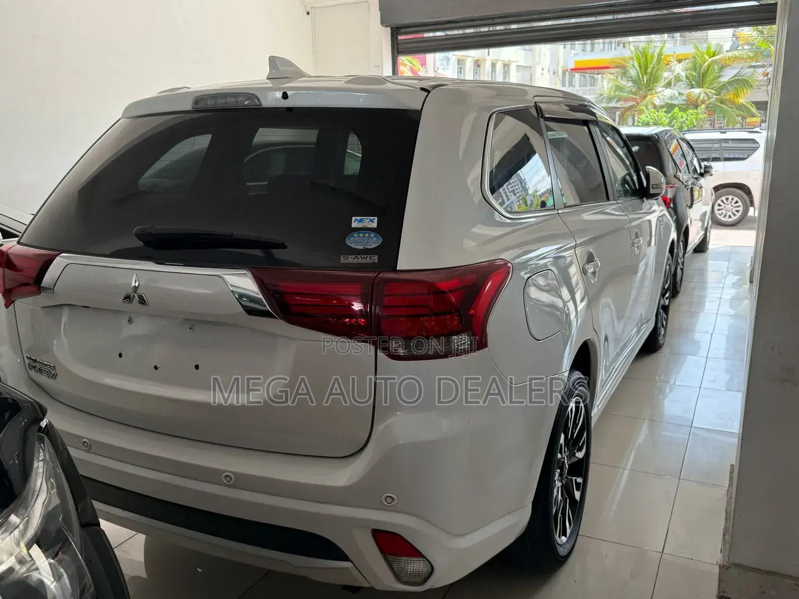 Mitsubishi Outlander 2018 White