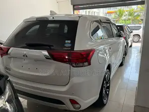 Mitsubishi Outlander 2018 White