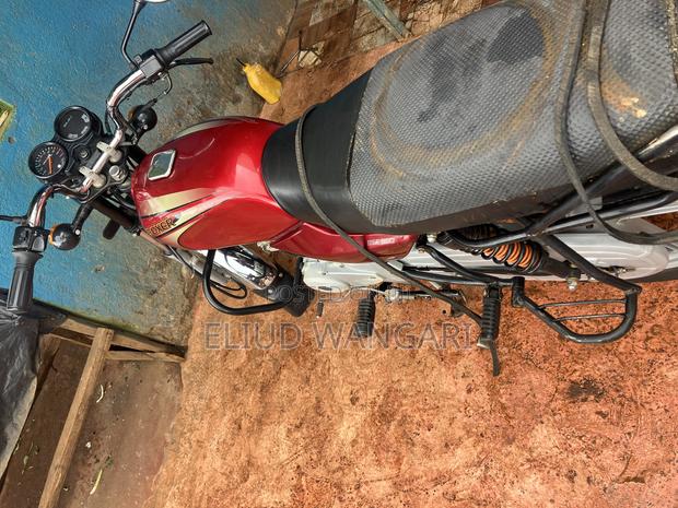 Bajaj Boxer 100 2024 Red - thumbnail 3