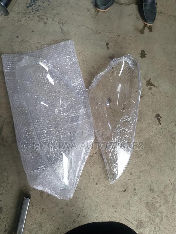 Headlamp Lens/Headlens Toyota Wish 2005