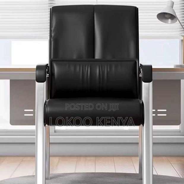 Office Chair : Classic Visitor Leather Armchair