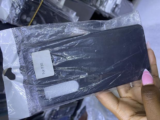 Leton Huawei P30 Soft Silicone Case Cover - Black - thumbnail 2