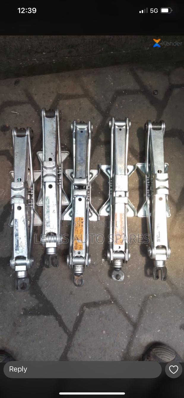 Scissors Jecks - main view