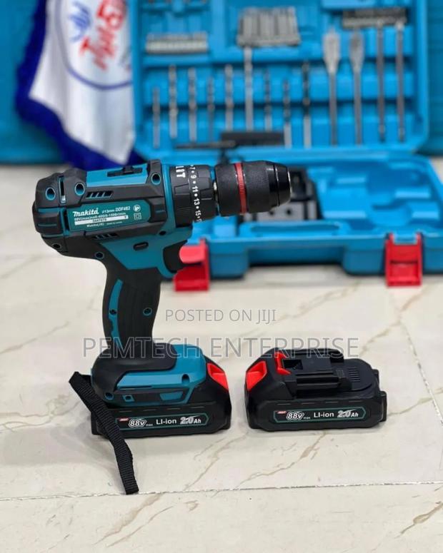 Makita 88 Volt Cordless Drill - thumbnail 3