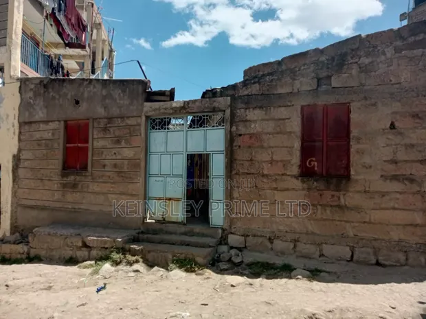 8bdrm Block of Flats in Mlolongo Phase 1 for sale