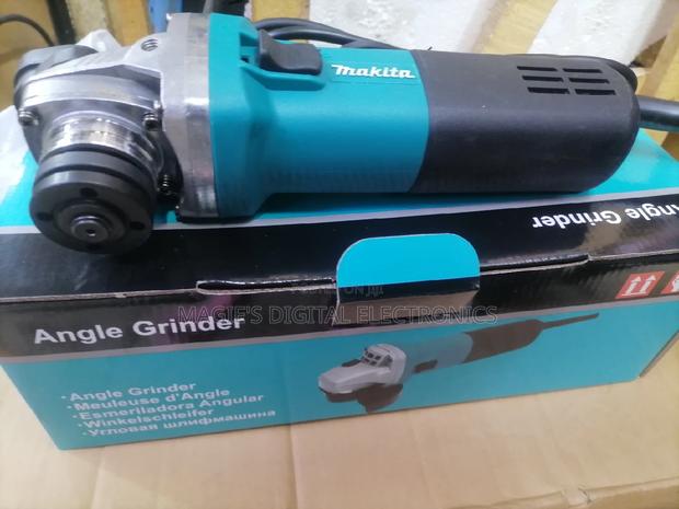 Well Performing 4" 840w Makita Angle Grinder
