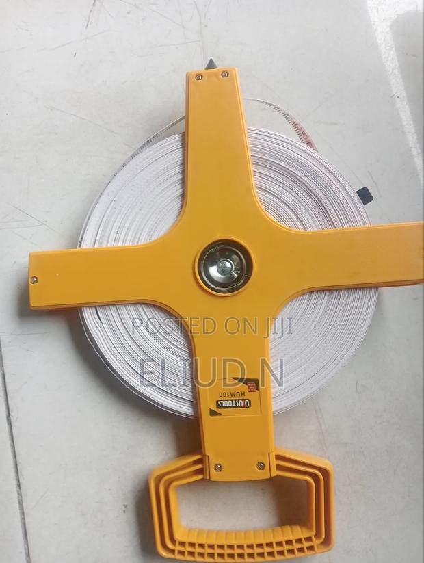 100m Fibreglass Measure Tape - thumbnail 2