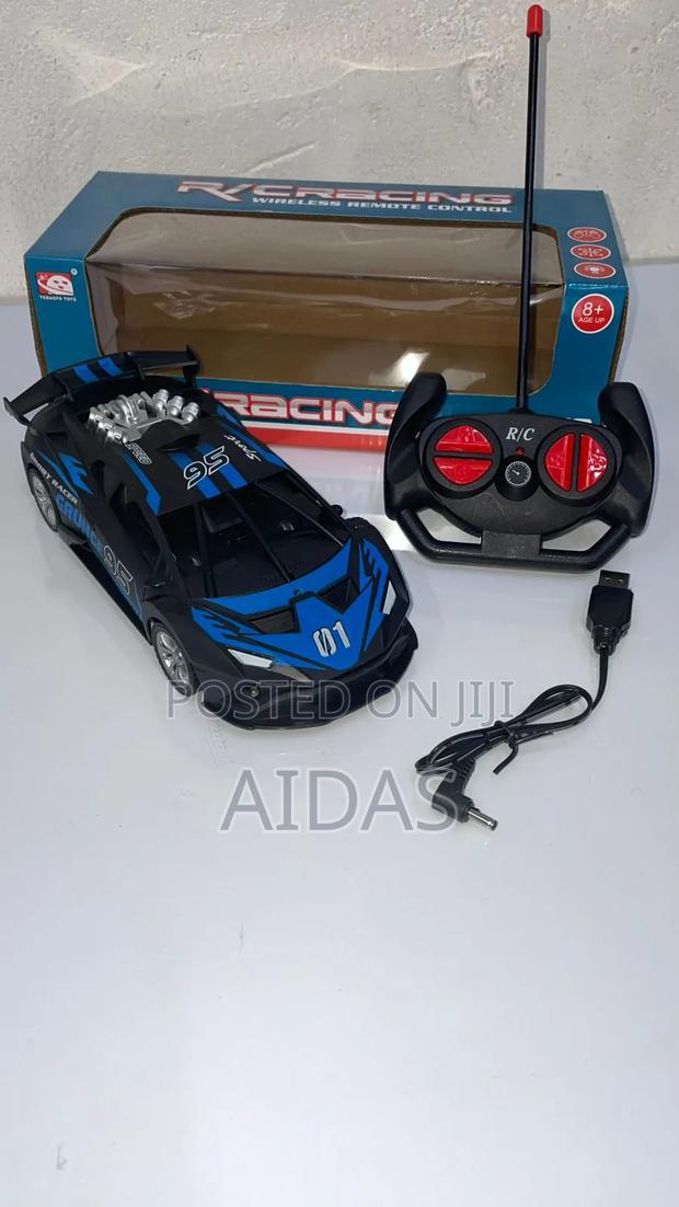 Rechargable Remote Controlled Toy Car - thumbnail 3