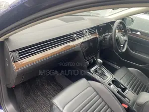 Volkswagen Passat 2018 Blue