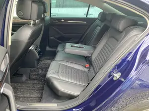 Volkswagen Passat 2018 Blue