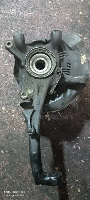 Toyota V8 200 Series Knuckle