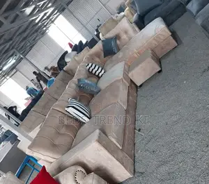 Stylish 6 Seater L Seat Sofa With Throw Pillows