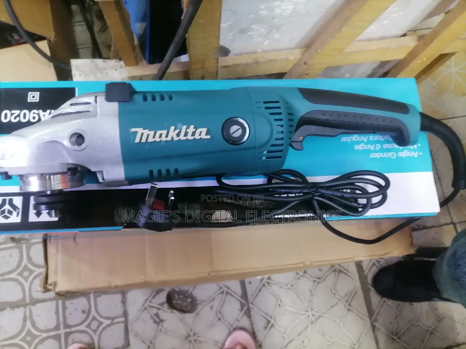 Commercial Standard 9" 2100w Makita Angle Grinder