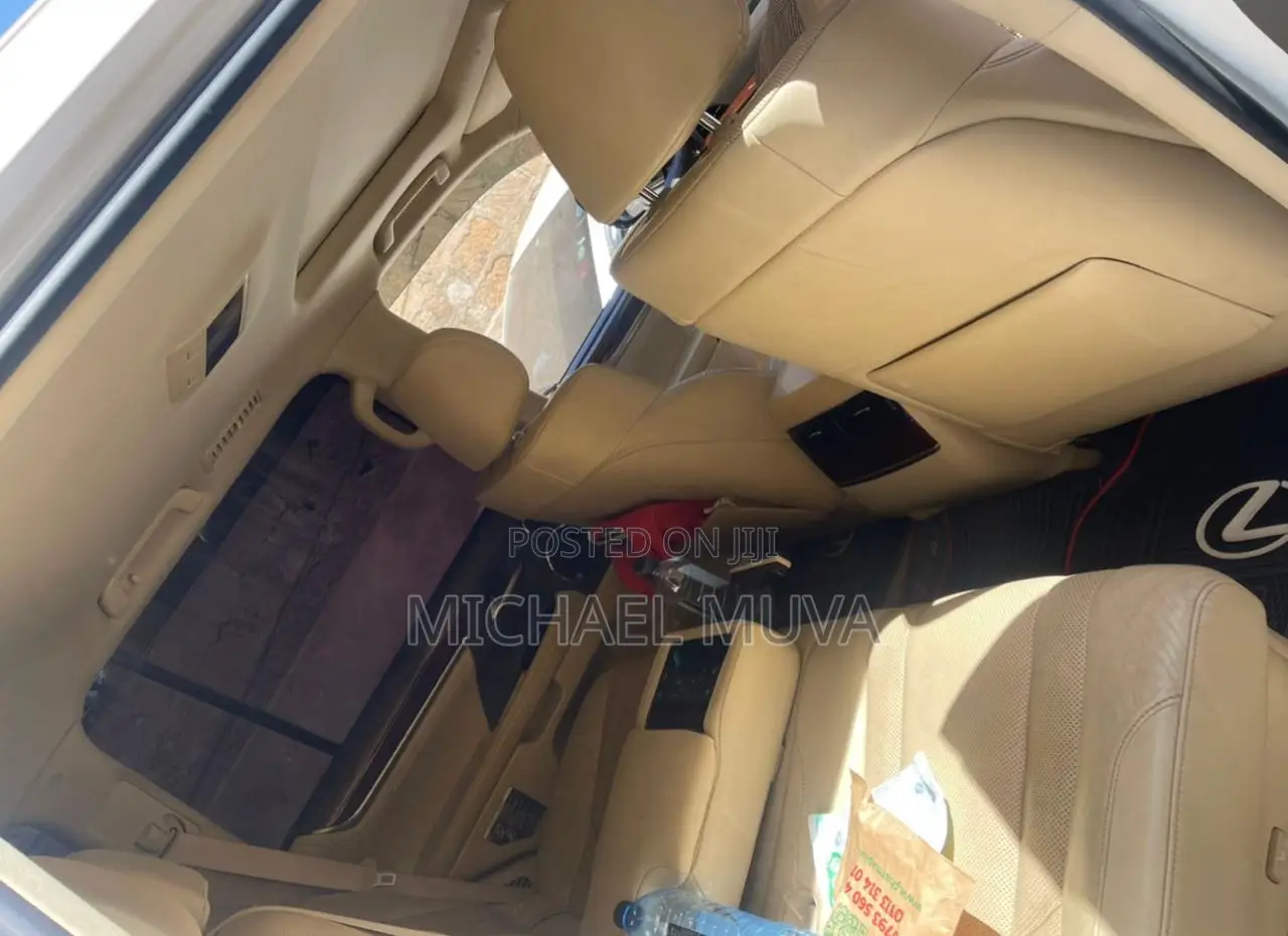 Lexus LX 570 AWD 2016 White