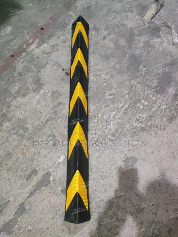 Reflective Corner Pillar Guard 0.8 Meters - main view