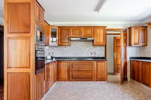 Furnished 4bdrm Villa in Green Park, DayStar Area for sale