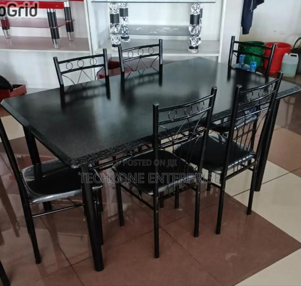 Executive 6 Sitter Dinning Table With Elegant Finishes