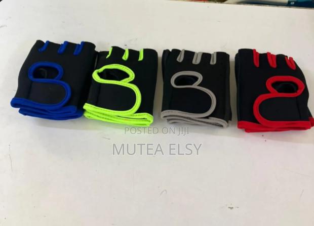 Gym/ Exercise Gloves - main view