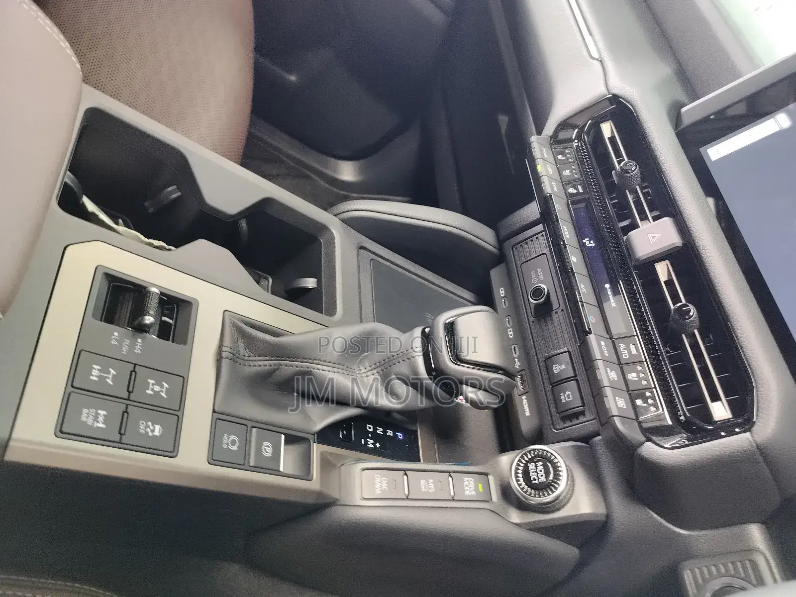 Toyota Land Cruiser 2024 White