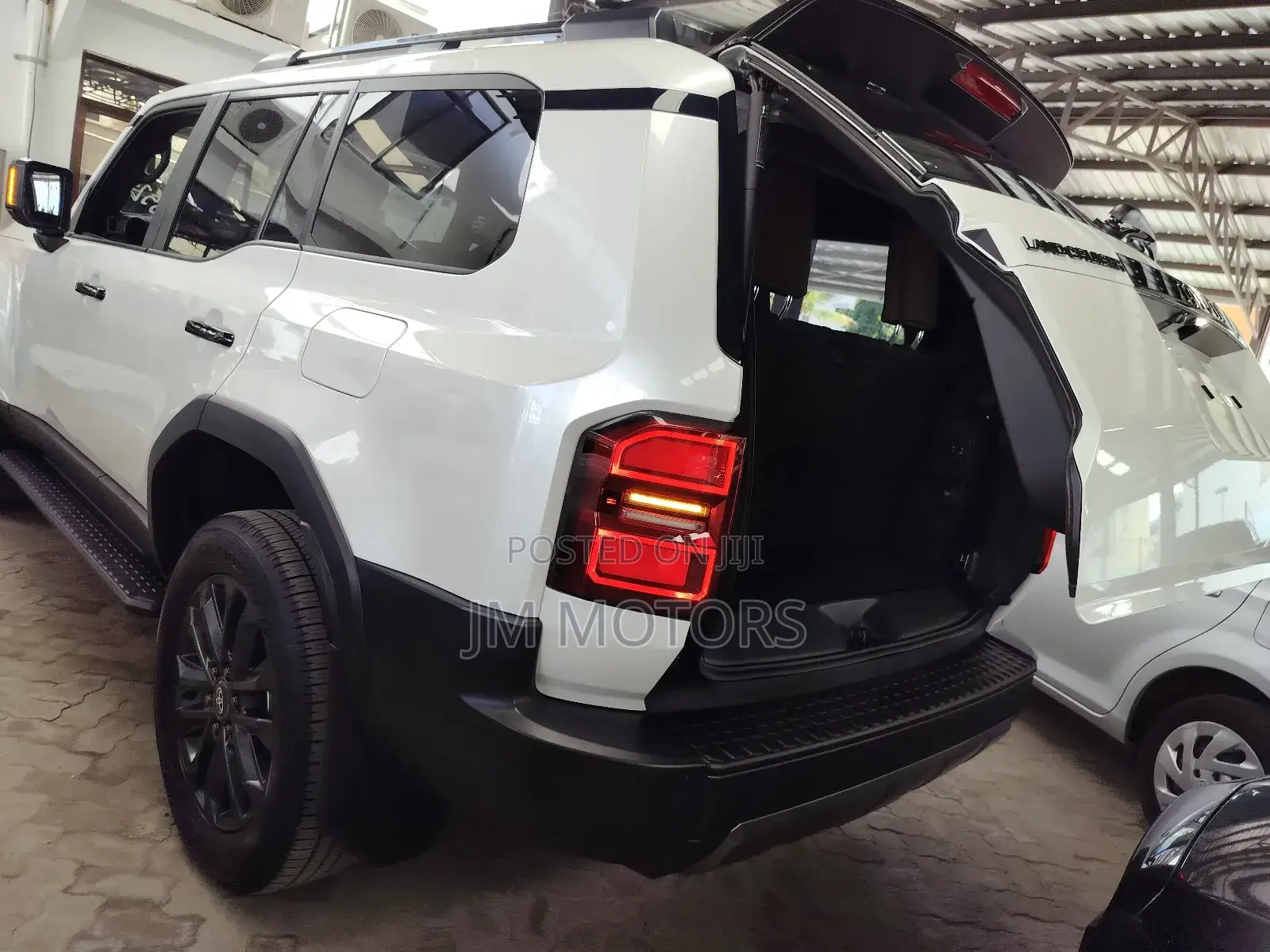 Toyota Land Cruiser 2024 White