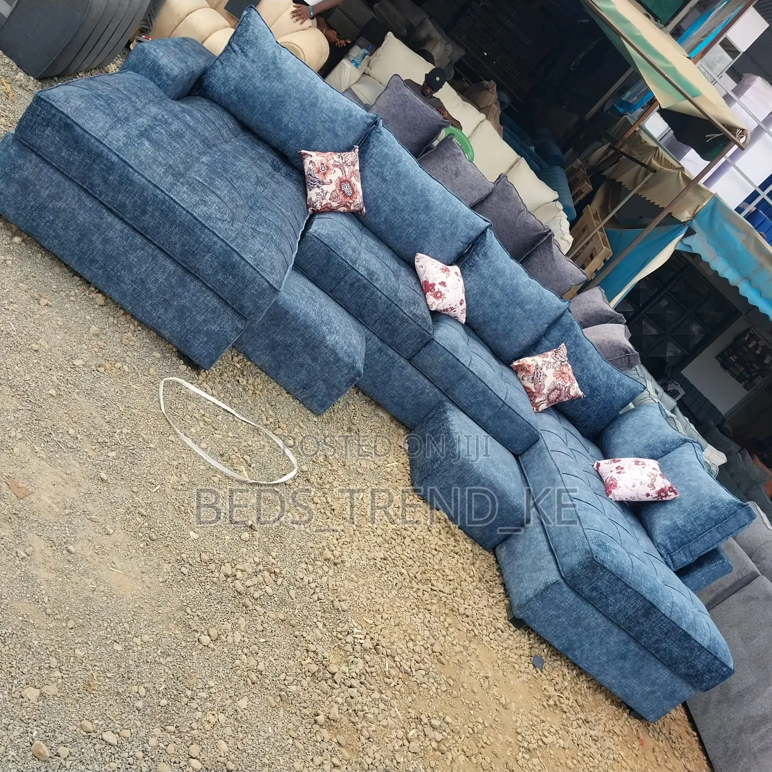 Classy 9 Seater U-Shaped Sofa Set With Puffs