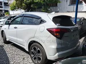 Honda Vezel 2018 White