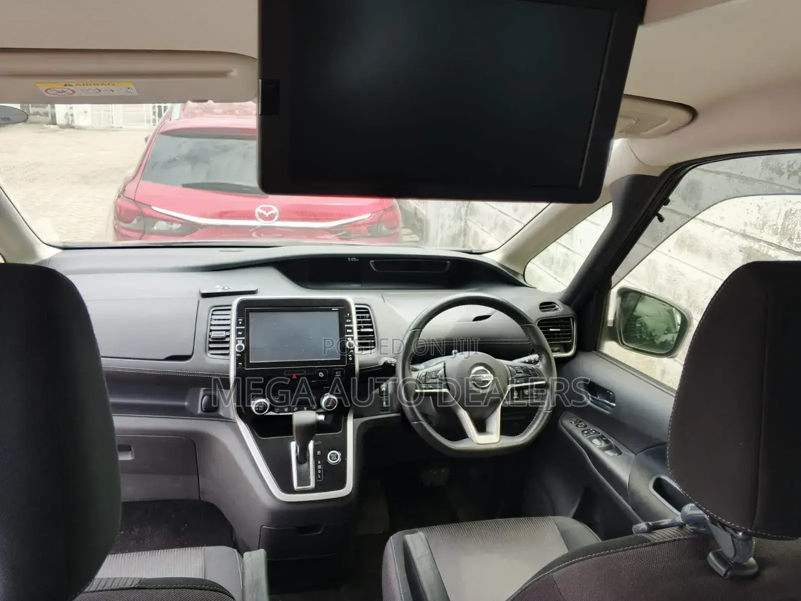 Nissan Serena 2018 Blue