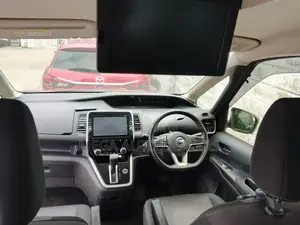 Nissan Serena 2018 Blue