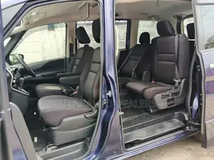 Nissan Serena 2018 Blue