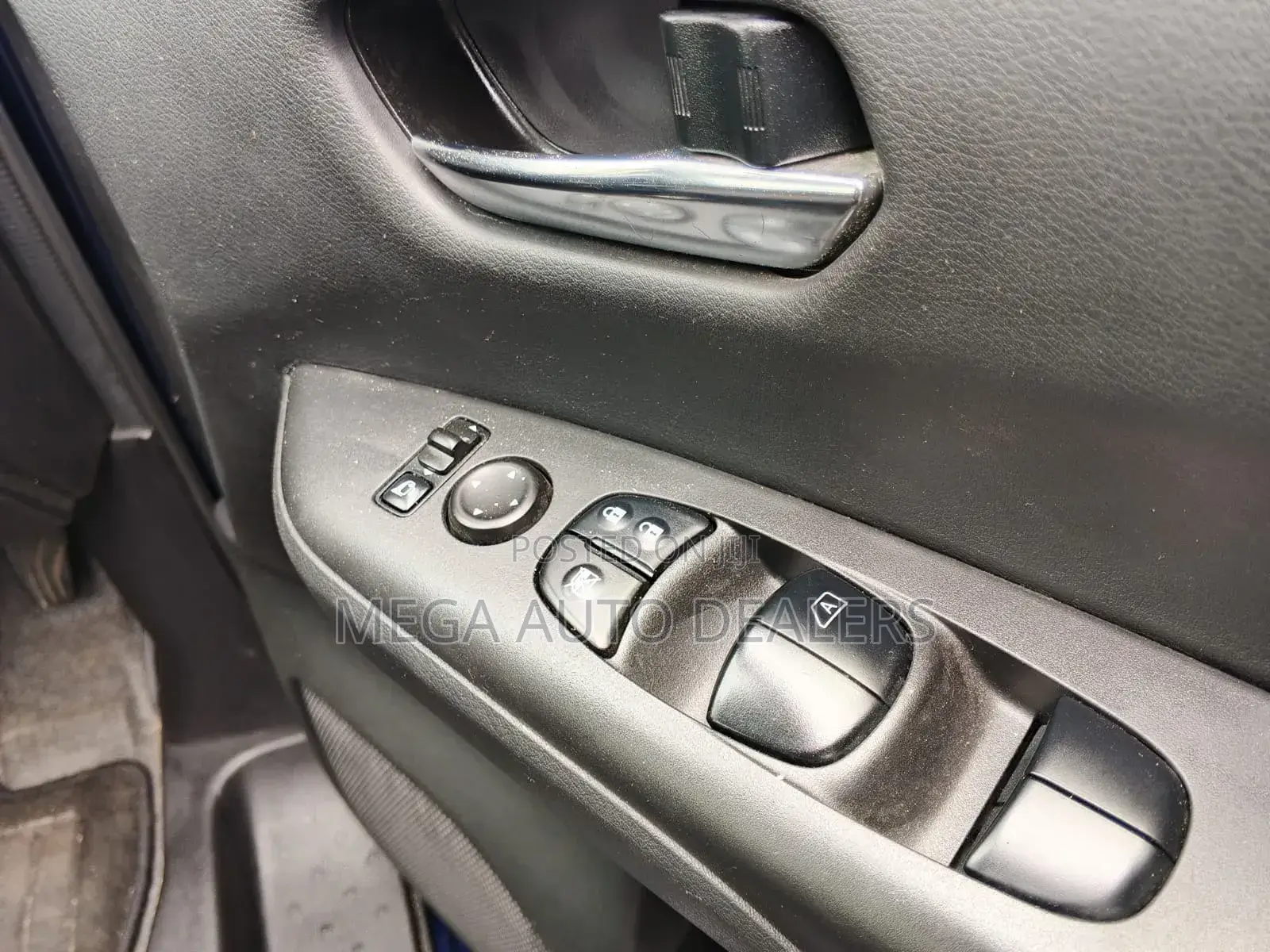 Nissan Serena 2018 Blue