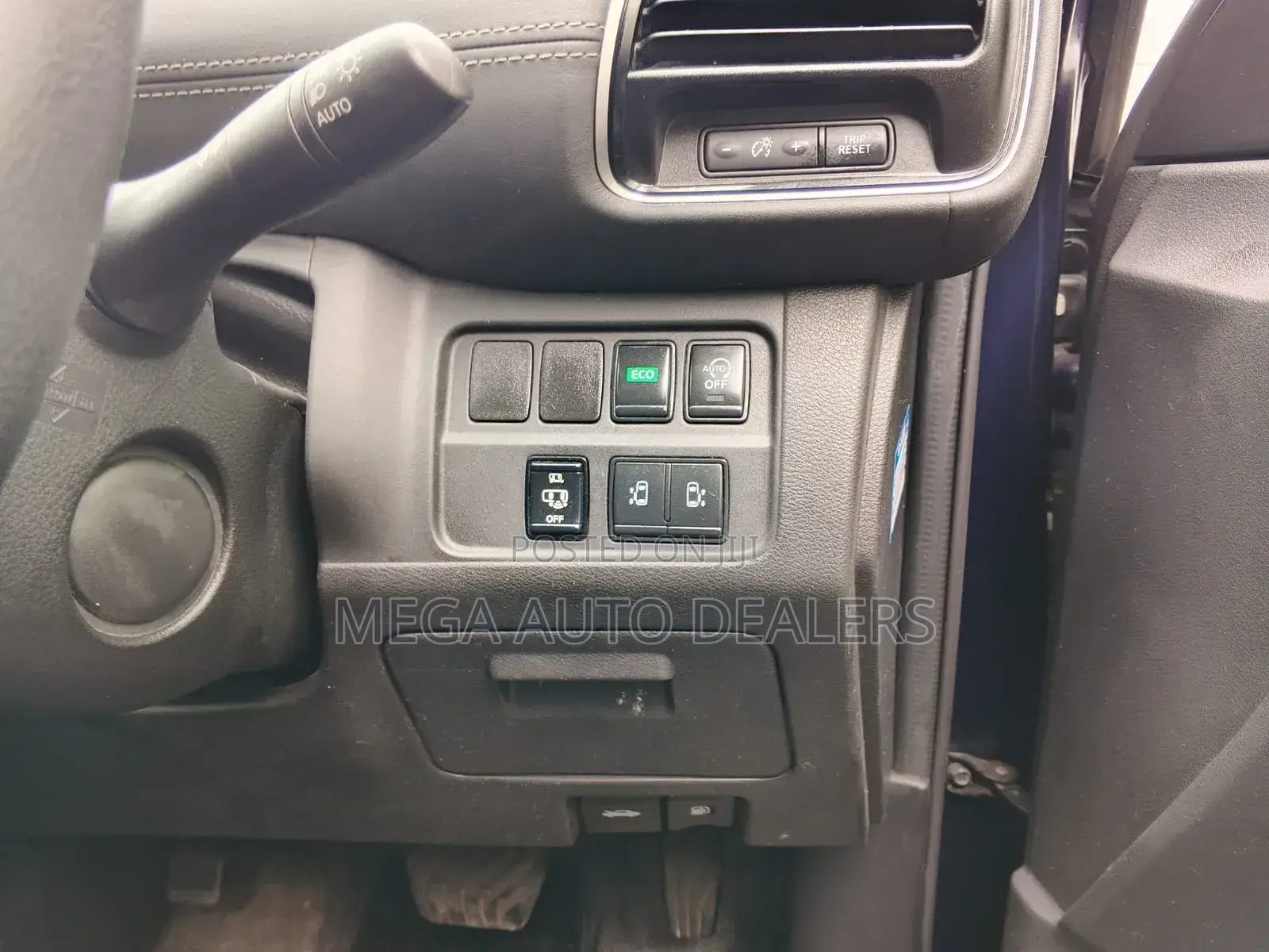 Nissan Serena 2018 Blue
