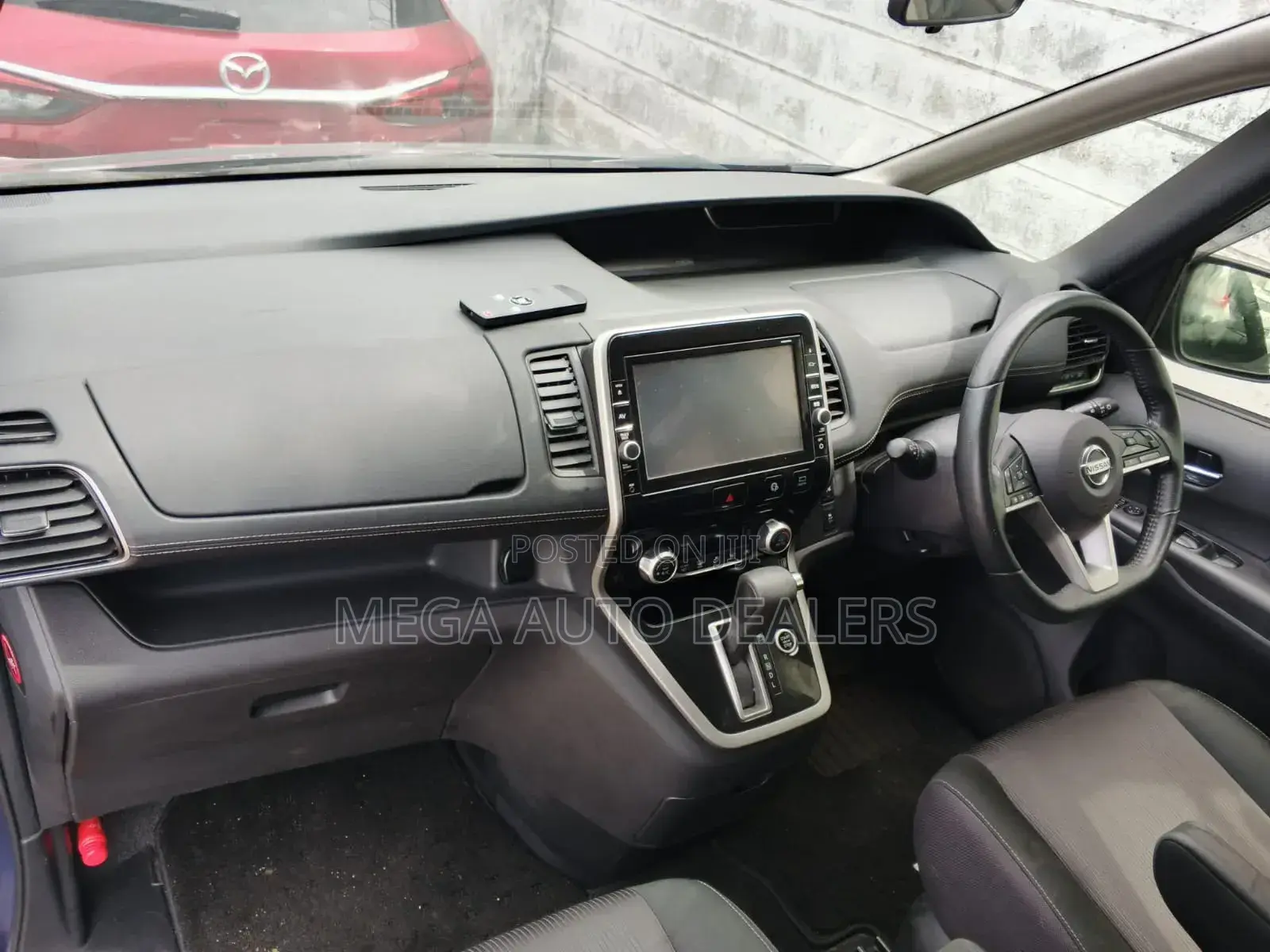 Nissan Serena 2018 Blue