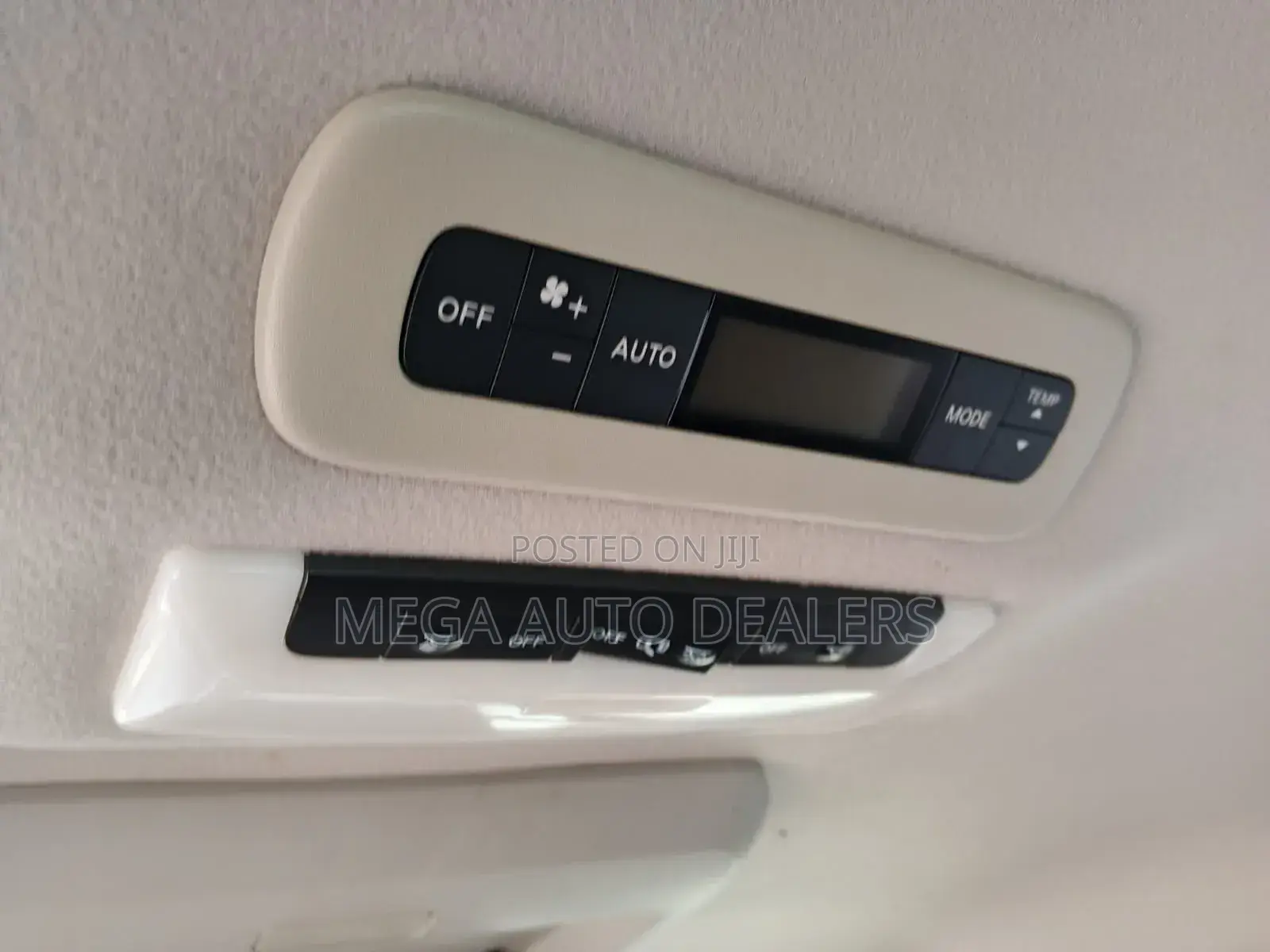 Nissan Serena 2018 Blue