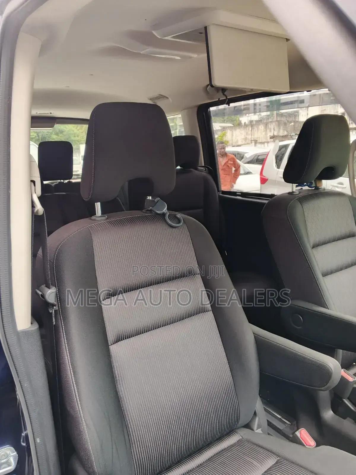 Nissan Serena 2018 Blue