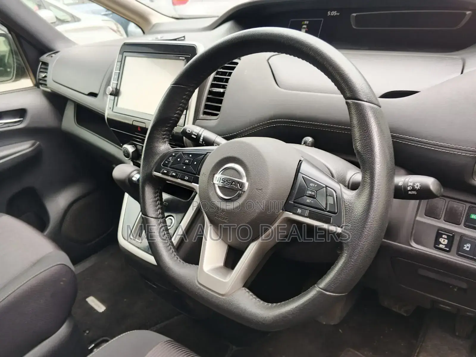Nissan Serena 2018 Blue