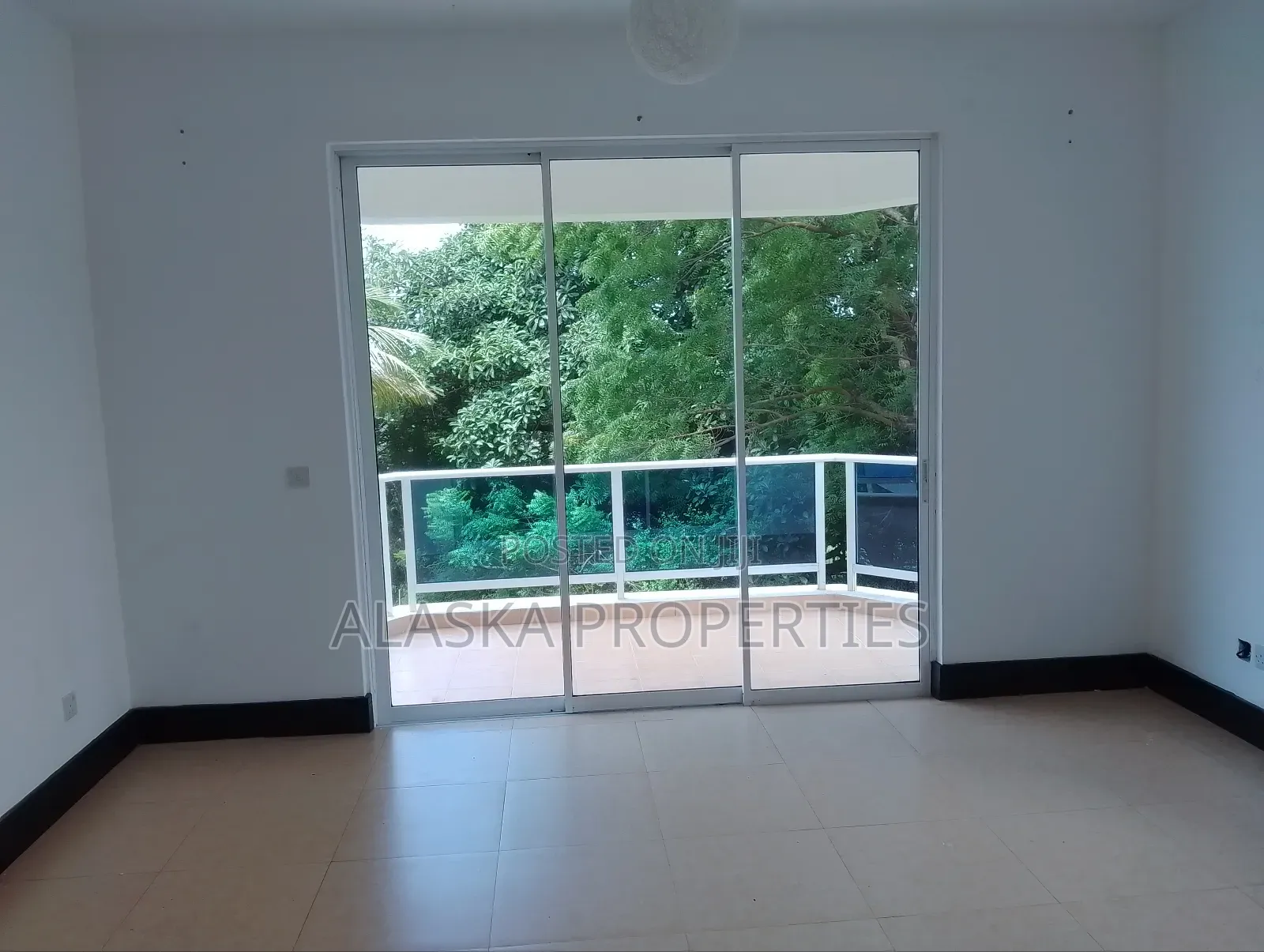 4bdrm Apartment in Nyali Estate for rent