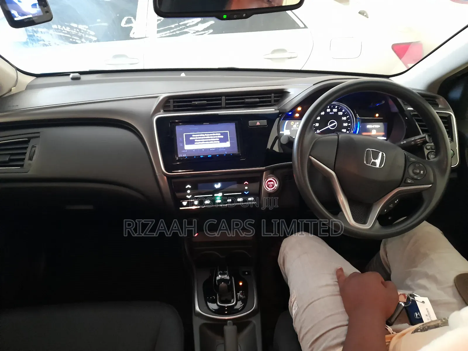 Honda Grace 2018 Silver