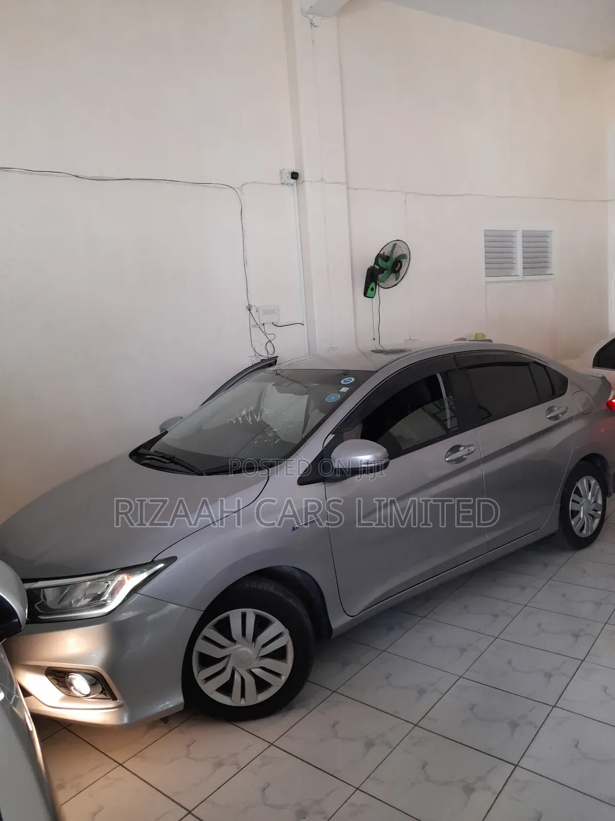 Honda Grace 2018 Silver
