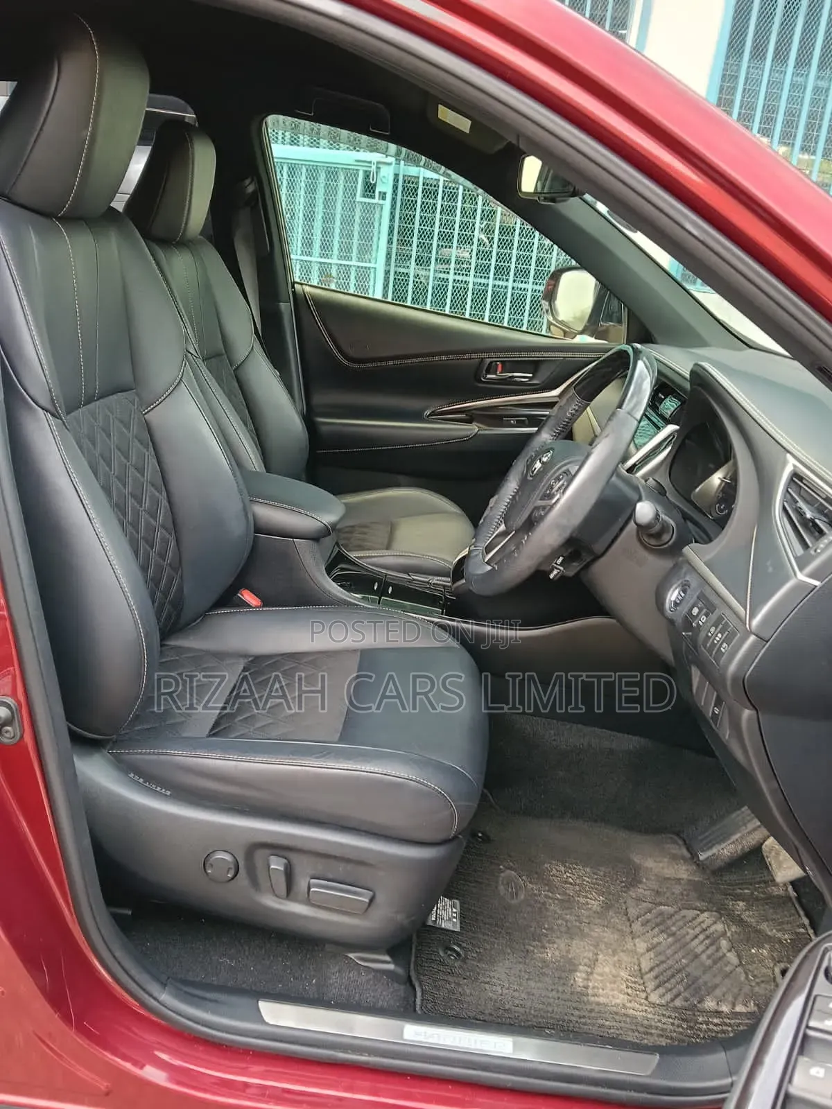 Toyota Harrier 2.0 2018 Red