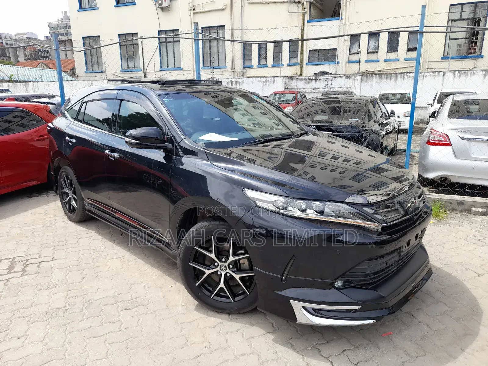 Toyota Harrier 2.0 2018 Black