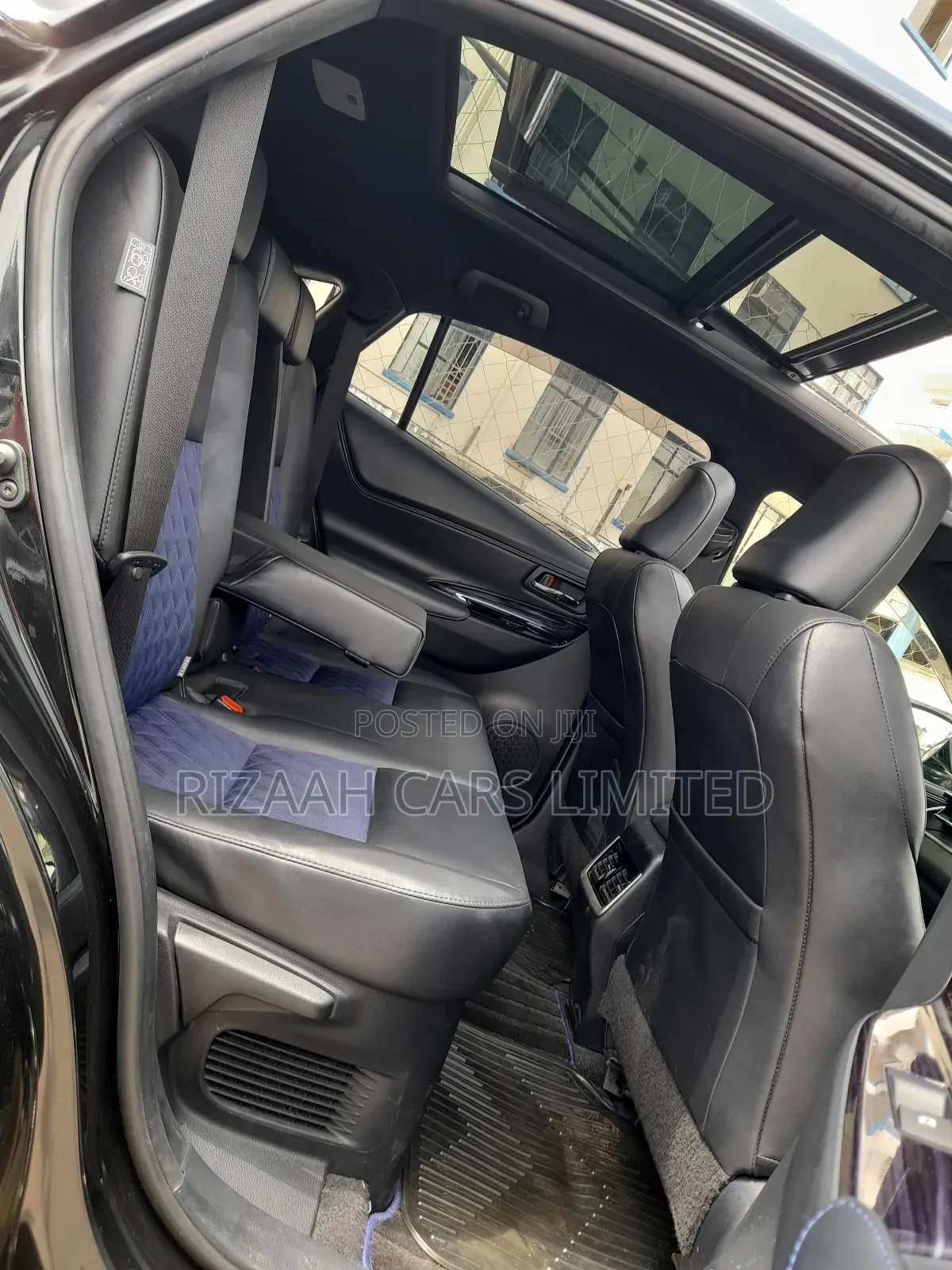 Toyota Harrier 2.0 2018 Black